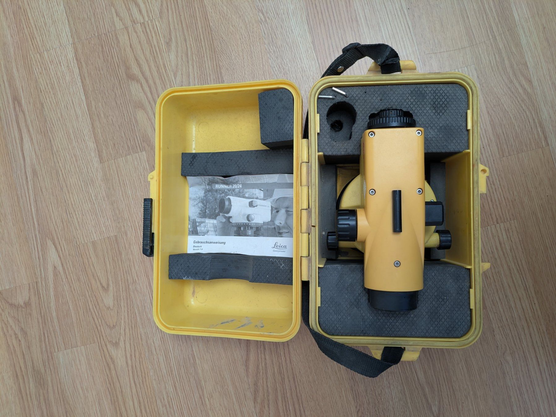 Leica Misurare: Nivelliergerät LEICA Runner 20 – Usato da Flamatt venduto da WeibelAG 2