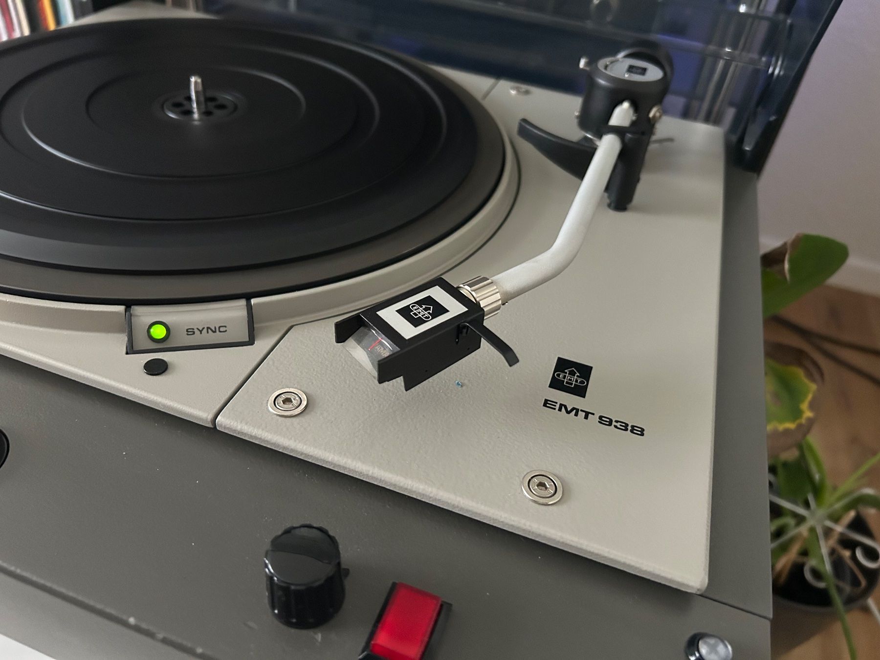 EMT Tourne-disques: EMT 938 – Restored Professional Broadcast Turntable – D'occasion à Baar par AAT5 4