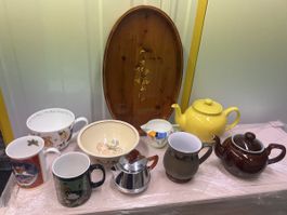 11 pieces of pottery made in England 