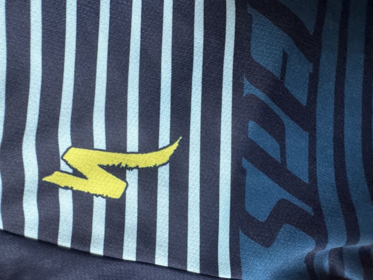 Specialized T-shirts: Specialized Trikot Kurzarm Grösse Y-M  – D'occasion à Hagendorn par KALU27 2