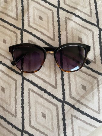 Lunettes de soleil femme élégantes et tendance