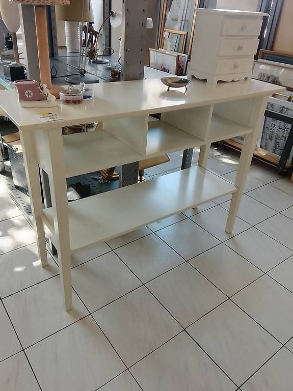 Kommoden: Zeitlose Konsole in Weiss – Gebraucht aus Neuhausen am Rheinfall von galleria13