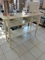 Zeitlose Konsole in Weiss