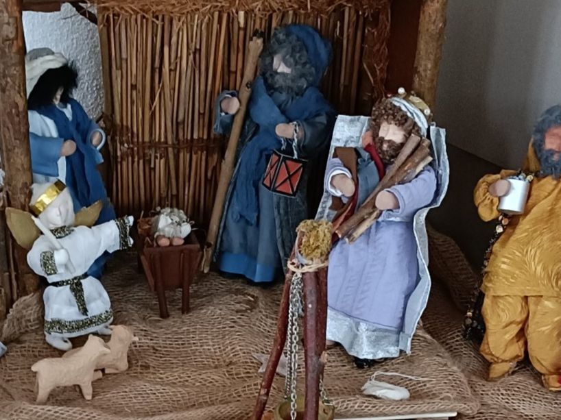 Alle Dekorationen: Schwarzenberger Figuren inklusive Krippe – Gebraucht aus Seewen SZ von Megash 8