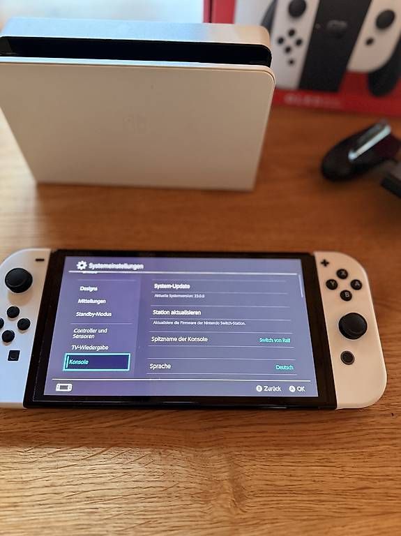 Nintendo Consoles: Nintendo Switch, OLED mit drei Spiele – D'occasion à Appenzell Eggerst. par MagischeWelt 1