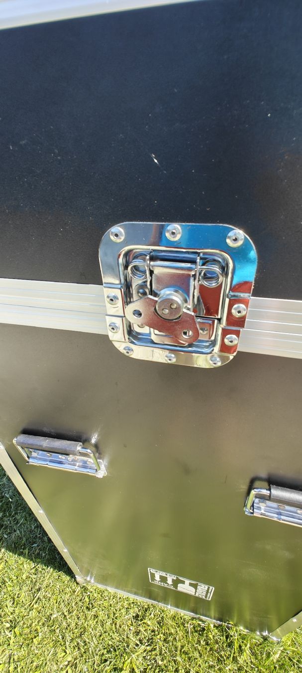 Valises de voyage: Flightcase schwarz gebraucht – D'occasion à Forch par A_c_c_m_f 5