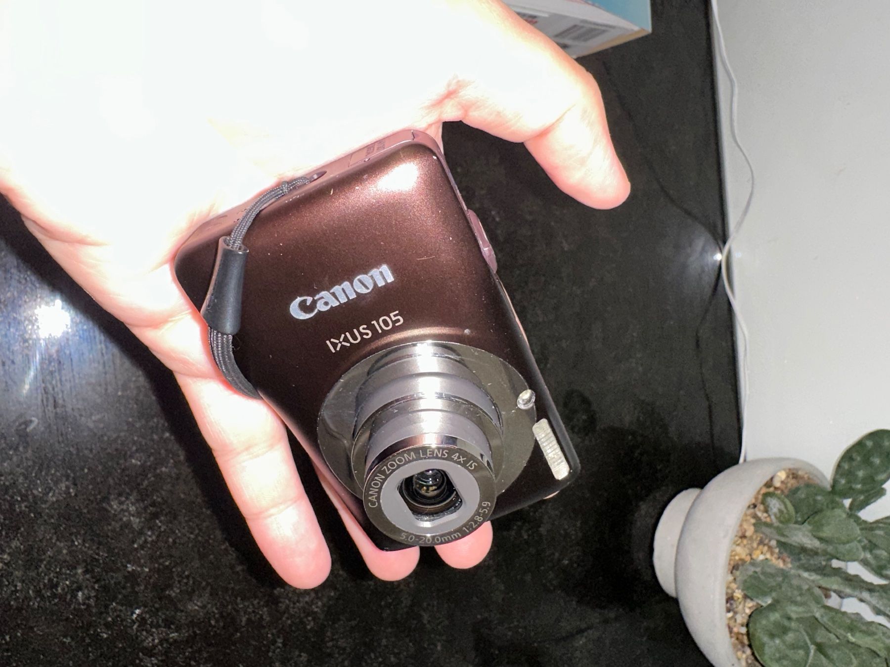 Canon Fotocamera: Canon IXUS 105 Braun – Usato da Oeschgen venduto da ani_2sc2 3