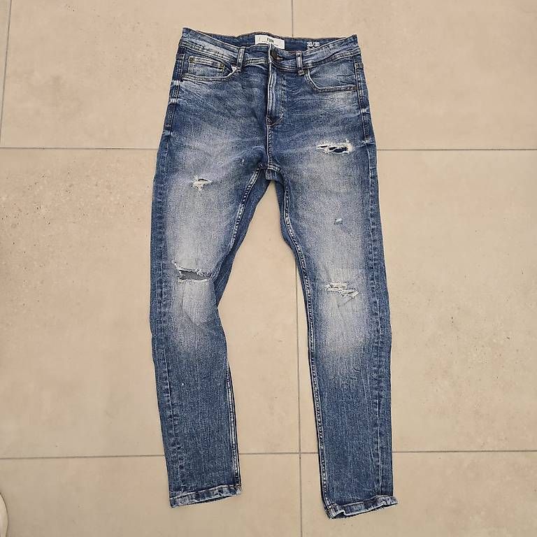 Jeans: 2 Jeans Gr. 30/30 – Gebraucht aus Bazenheid von Exo_Tic 2