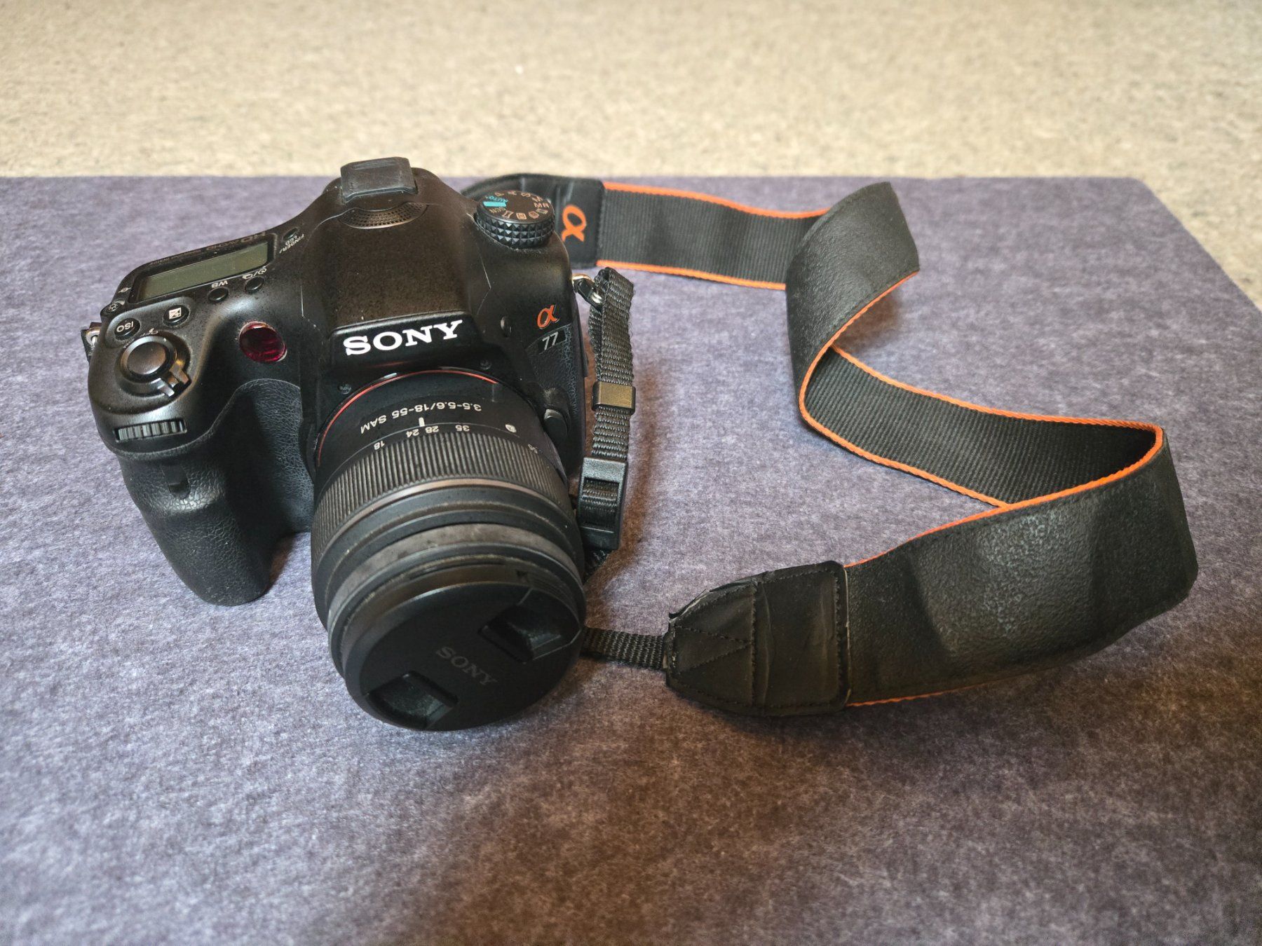 Sony Fotocamera: Lot Reflex Sony alpha 77 avec 1 objectif – Usato da Estavayer-le-Lac venduto da Clapsodi 5