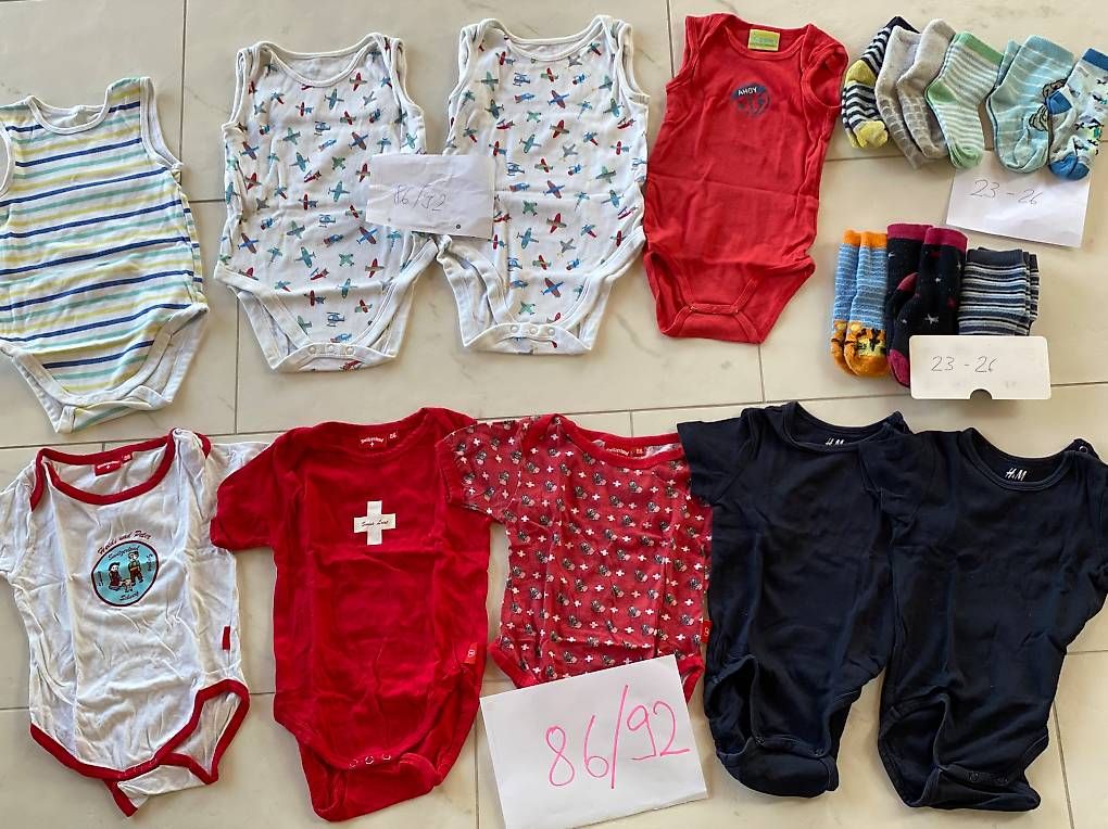 S.Oliver Lotti & Set di vestiti: Grosses Kleiderpaket in Grösse 86/92 – Usato da Wagen venduto da 20Ricola18 4