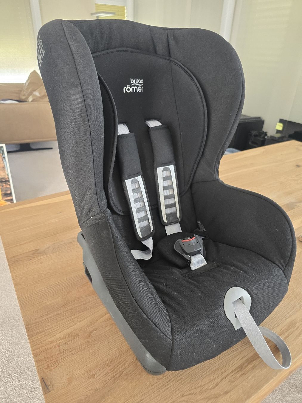 Britax Römer Seggiolini per auto: Kindersitz Britax Römer Duo Plus 9-18kg neu – Usato da Stein am Rhein venduto da dom_k28v