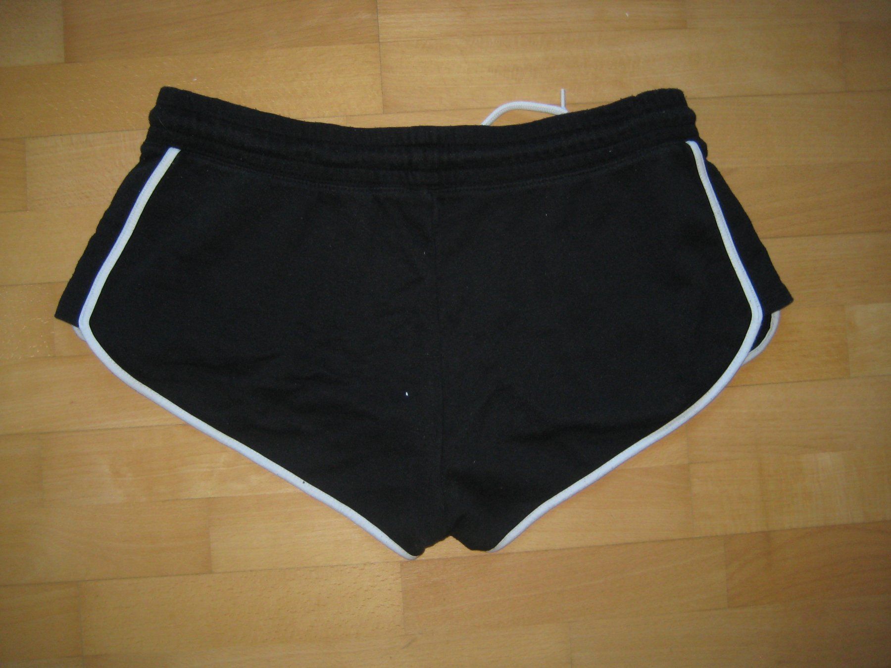 Pantaloni: Shorts schwarz Grösse M – Usato da Dietlikon venduto da kue_6cd5 1