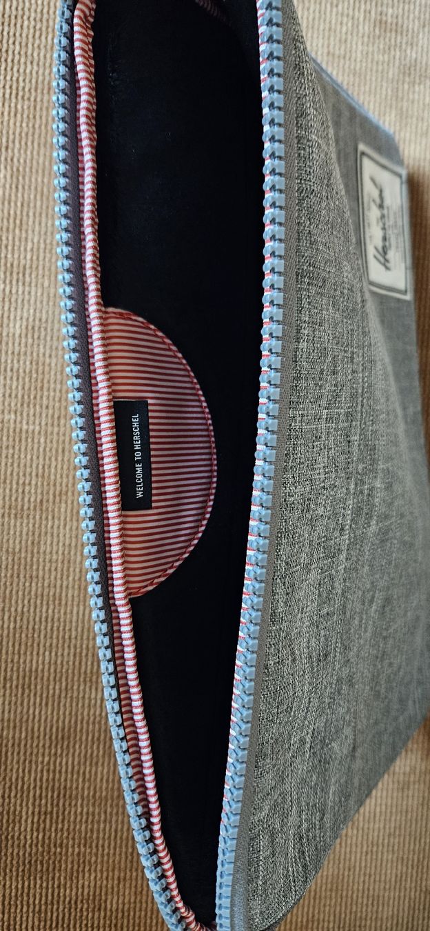 Borse: Herschel Laptoptasche grau – Usato da Rombach venduto da ThriftBetter 3