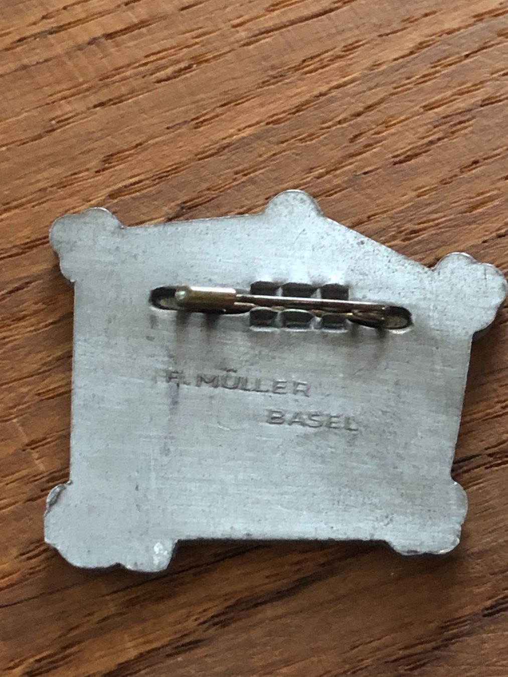 Medaillen: Basler Fasnachtsplakette 1945 – Gebraucht aus Oberwil BL von scorpio70 1
