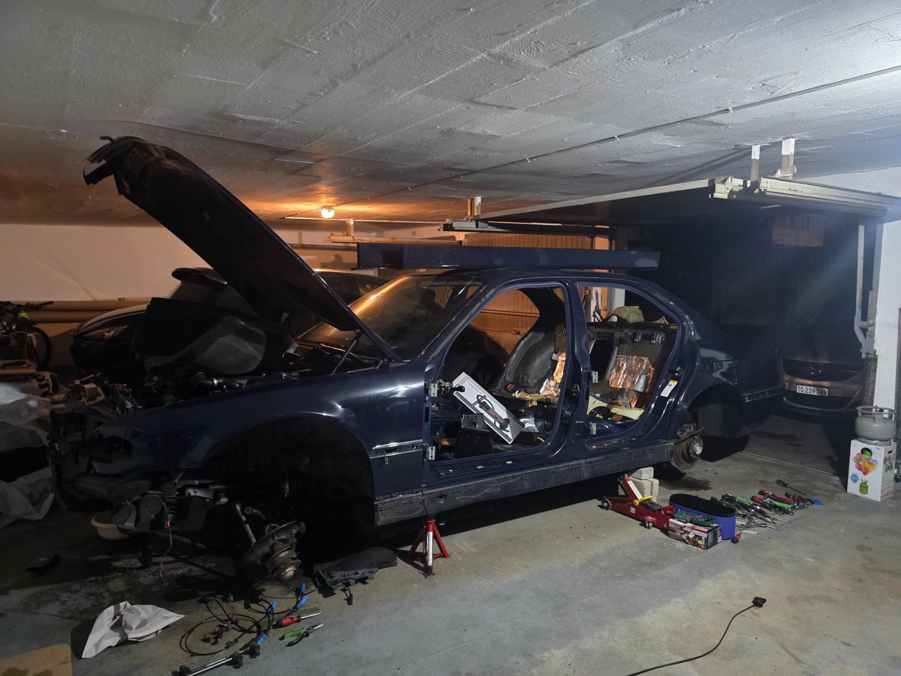 BMW Automobili: BMW e38 728 i Motor mit Chassis – Usato da Scherzingen venduto da Benjanil 1
