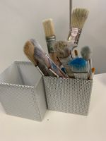 kleiner Metallbehälter Lochblech weiss für Stifte, Pinsel ..