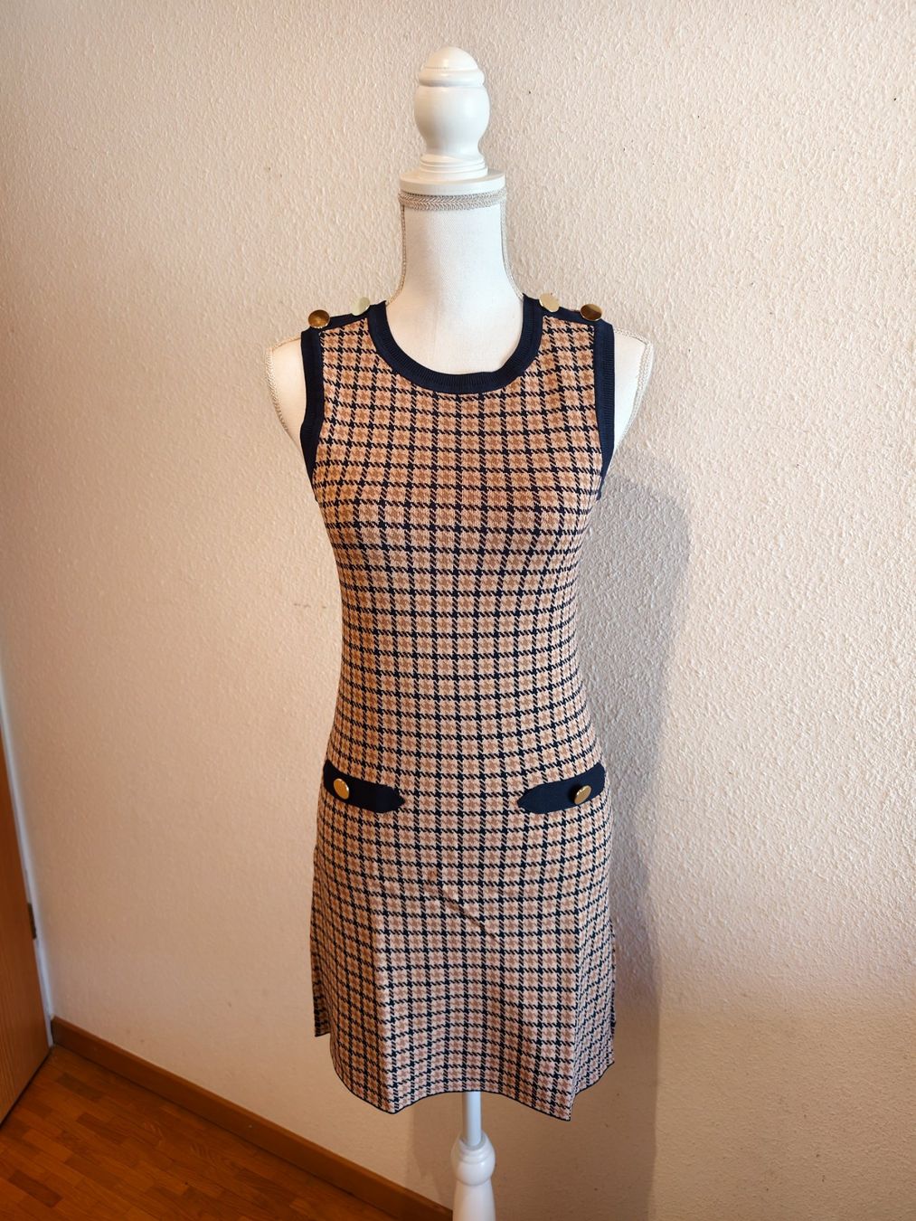 Claudie Pierlot Vestiti: Robe Claudie Pierlot neuve – Nuovo e nell'imballaggio originale da Veyrier venduto da aleyaah