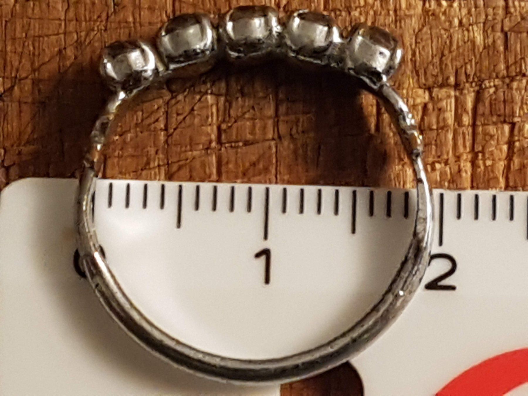 Anelli: Ring Modeschmuck mit 5 Steinchen silberfarben, antik wirkend – Usato da Ettingen venduto da Maranathatalitha 4