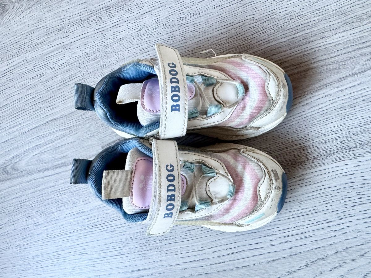 Scarpe per ragazzi: Kinder Sportschuhe , Grösse 26 – Usato da Nottwil venduto da sukkus.ch