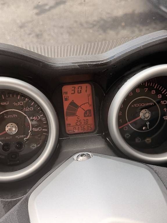 Scooter: Yamaha XMAX 125 2010  – Usato da Agno venduto da eli_fq5q 4
