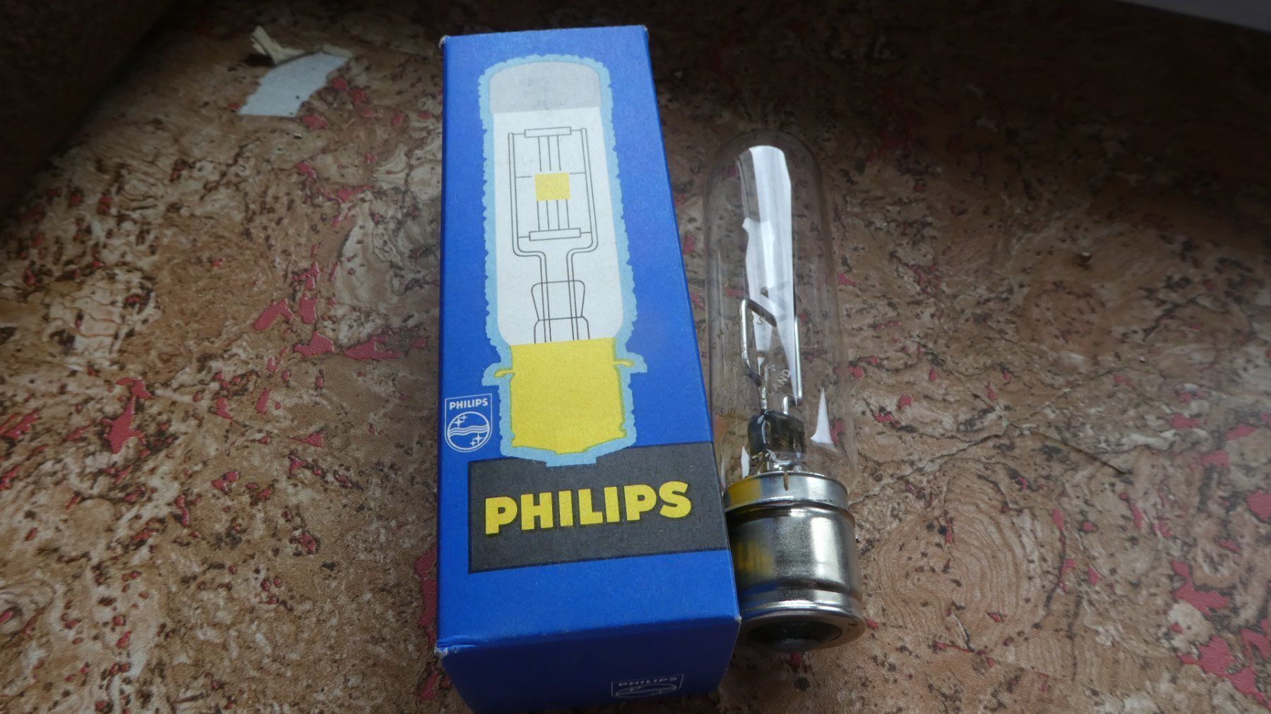 Philips Lampen: Projektorlampe Philips 26V 16-17A P28S – Neu und originalverpackt aus Lausen von Vectrex1