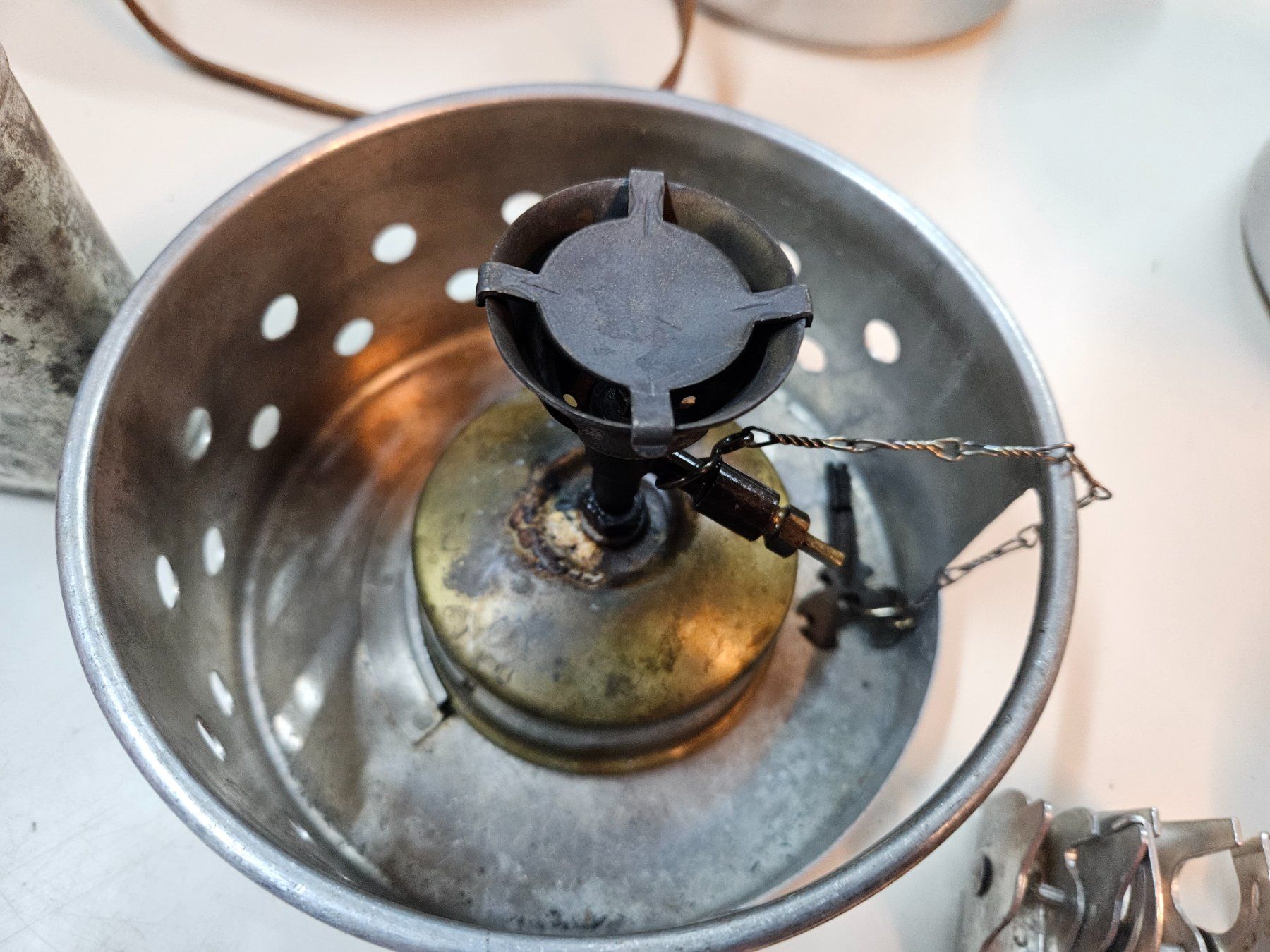 Appareils de cuisine: Camping-Kocher Benzin alt – D'occasion à Steffisburg par quick8 2