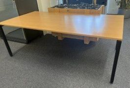 Lista Schreibtisch