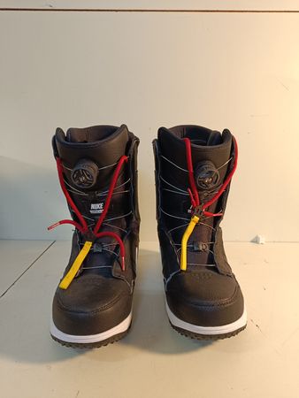 Nike Snowboard Boots Gr. 42.5, BOA Verschluss (nov156)