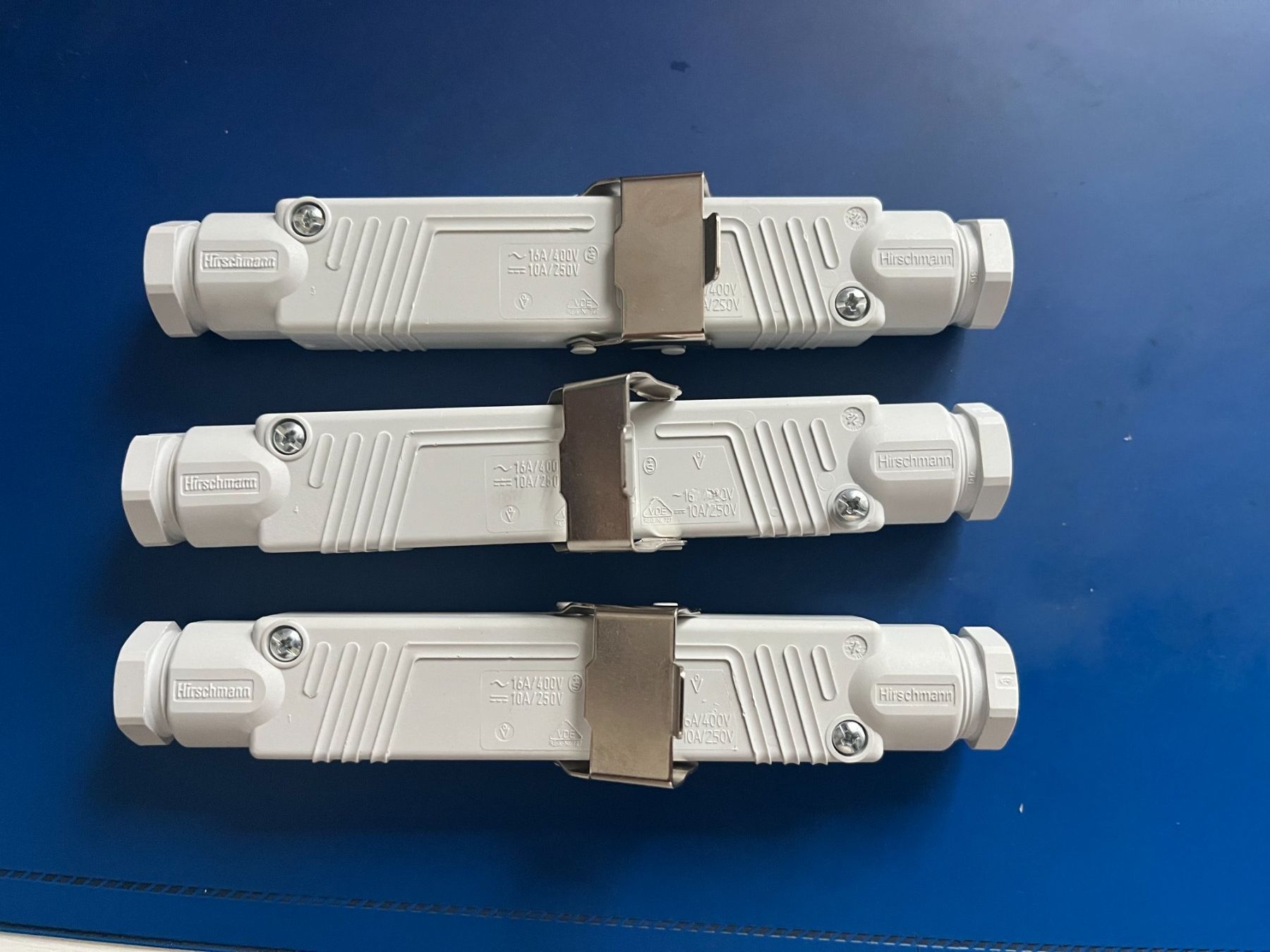Spine: 3 Stk. Stecker/Kupplungen Stak 3 – Nuovo (secondo la descrizione) da Dintikon venduto da Redgar58