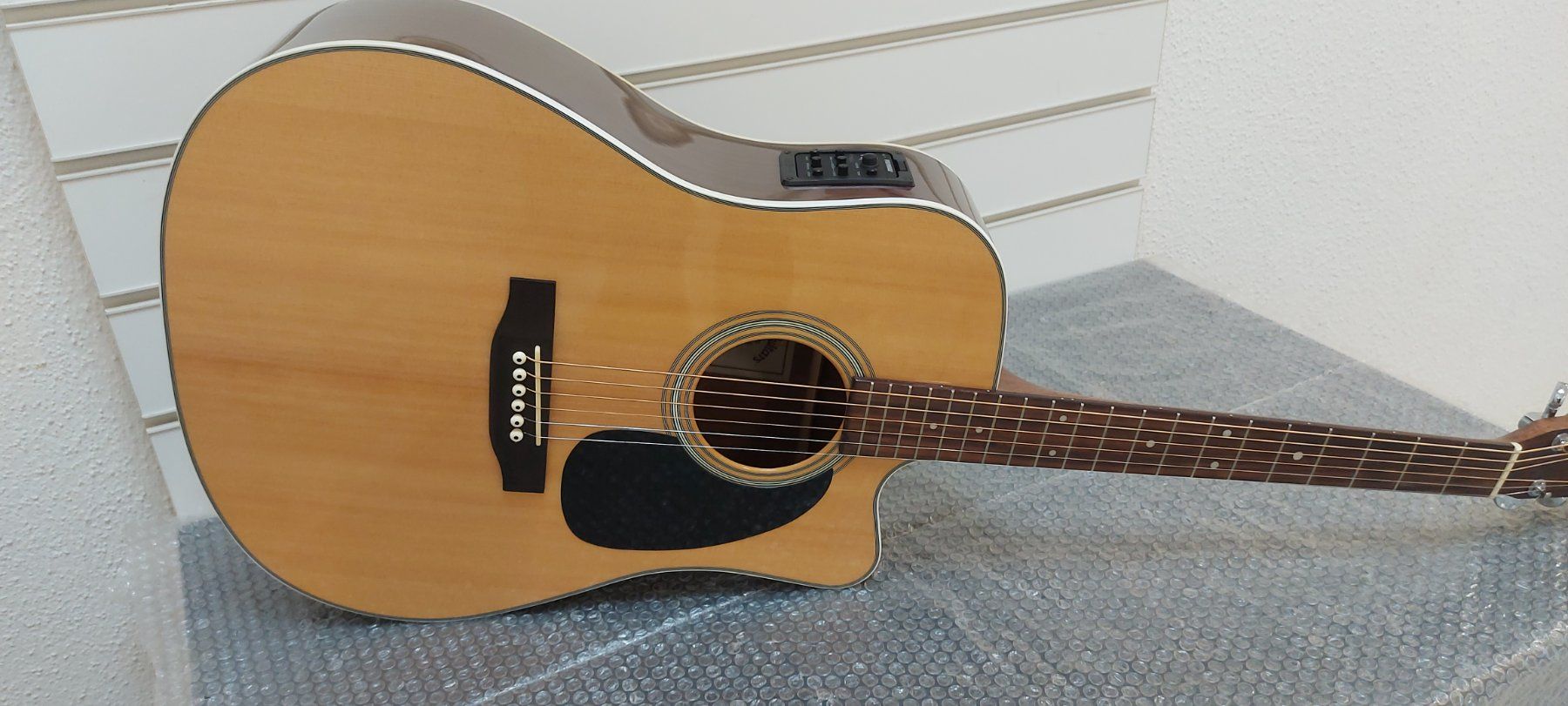 Sigma Strumenti musicali: Sigma DRC-28E Electro Akustik-Gitarre, neuwertig – Nuovo (secondo la descrizione) da Glattbrugg venduto da Swissmusik 3