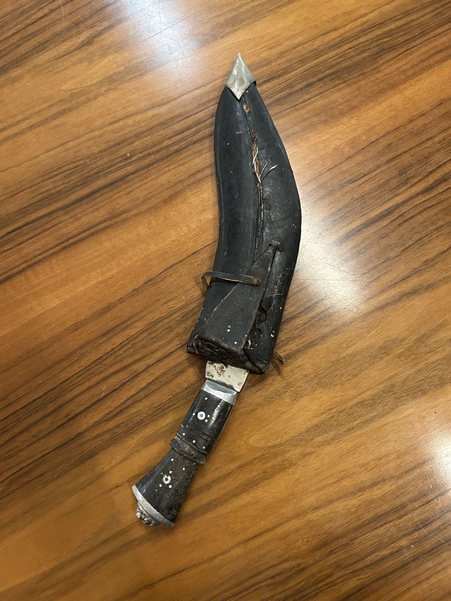 Couverts: Traditionelles Kukri Messer mit Scheide  – D'occasion à Zürich par BashasBrockenhaus 1