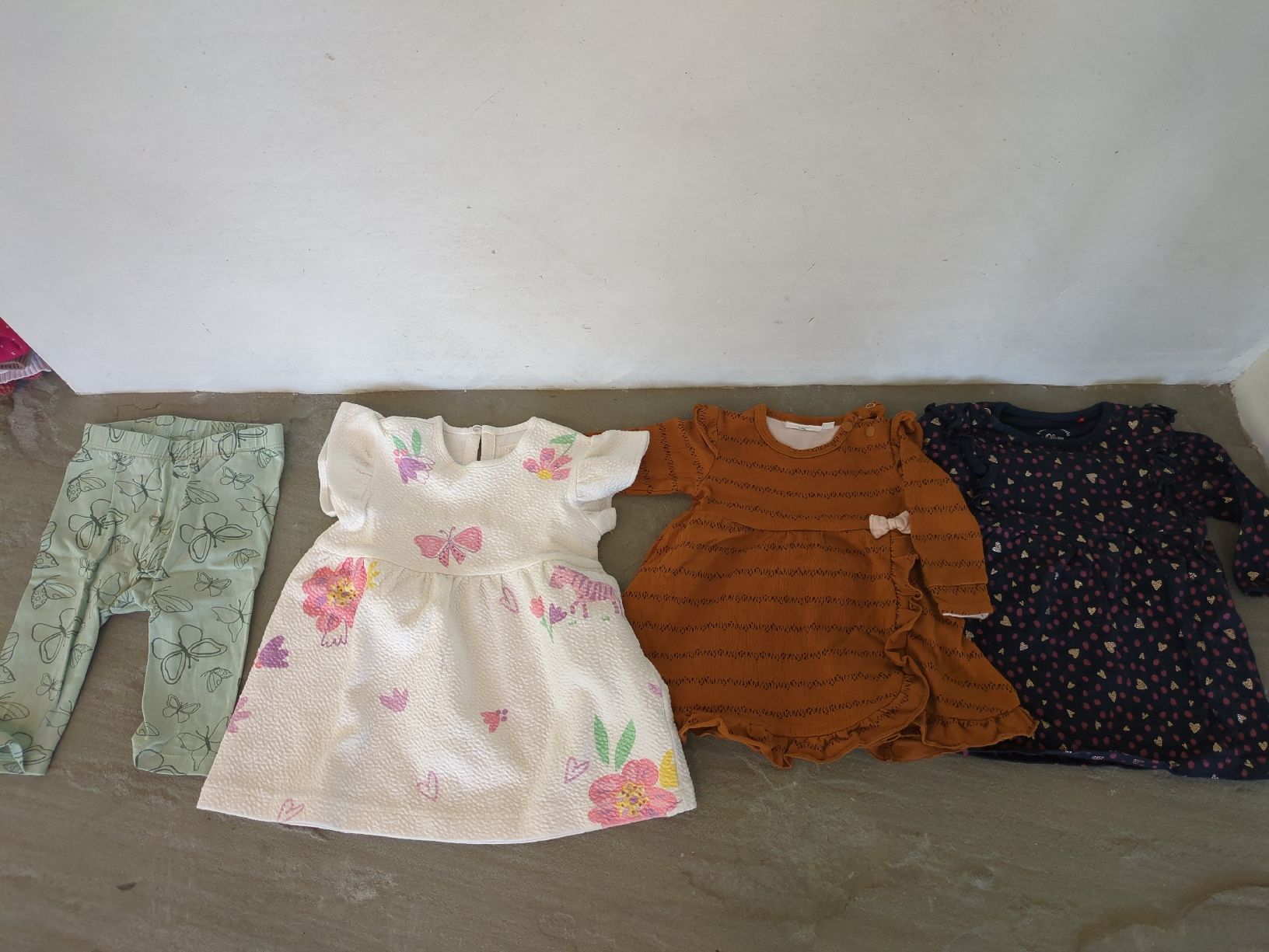 Lotti & Set di vestiti: grosses Kleiderpaket in Gr. 62 – Usato da Oberhelfenschwil venduto da Tattar 5