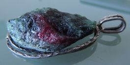 Silber 800 Anhänger mit naturbelassenem Rubin-Zoisit