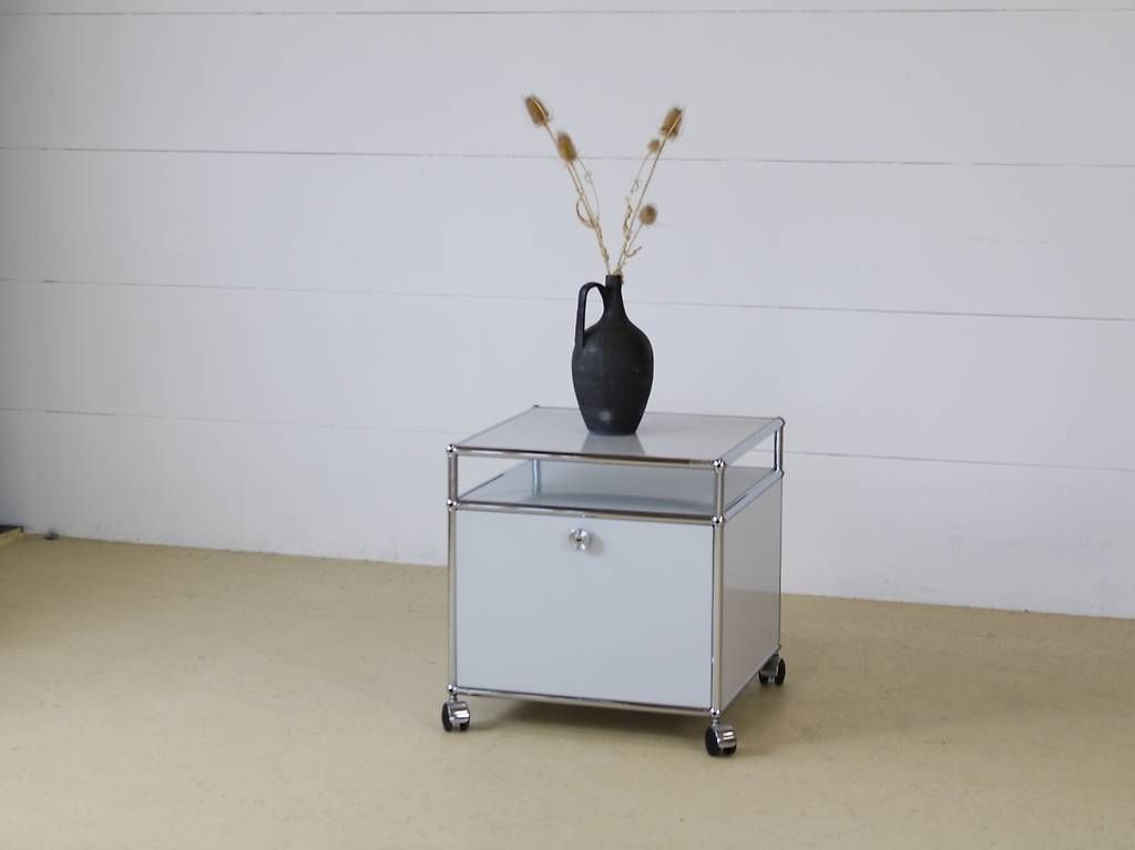Tische: USM Möbel, Beistelltisch – Gebraucht aus Meinisberg von atelier_TILIJA 3