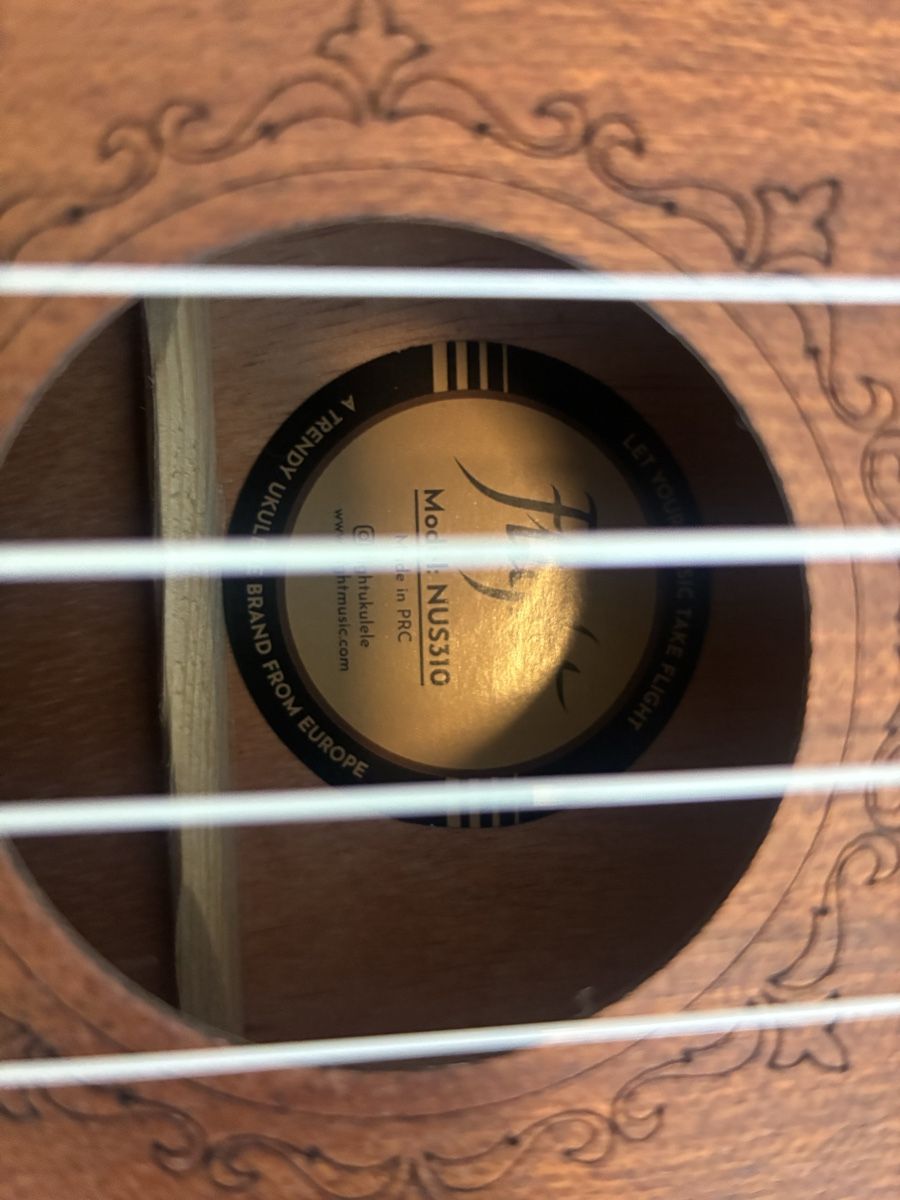 Strumenti musicali: Ukulele – Usato da Kehrsatz venduto da mes_p7jc 1