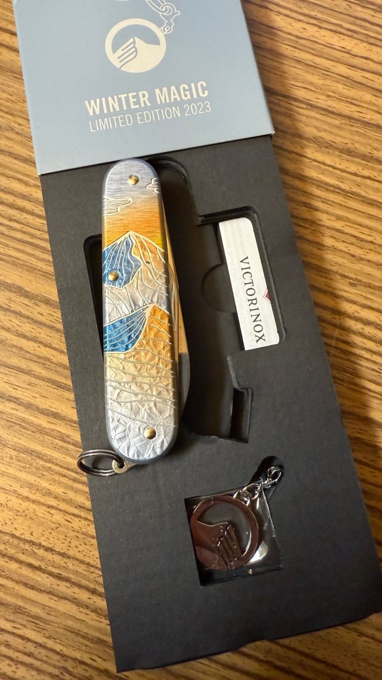 Victorinox Coltelli tascabile: Victorinox Winter Magic 2023 + 2024 LE – Nuovo e nell'imballaggio originale da Dallenwil venduto da jeni152 3