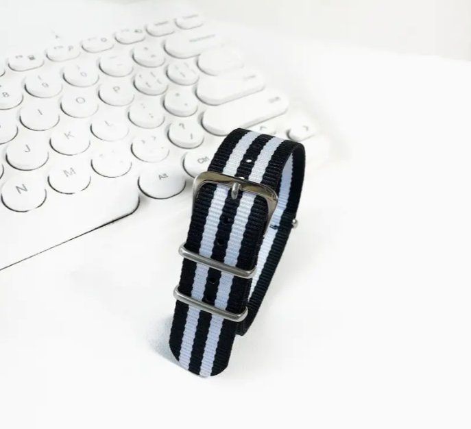 NATO Noir et blanc 18 mm 1