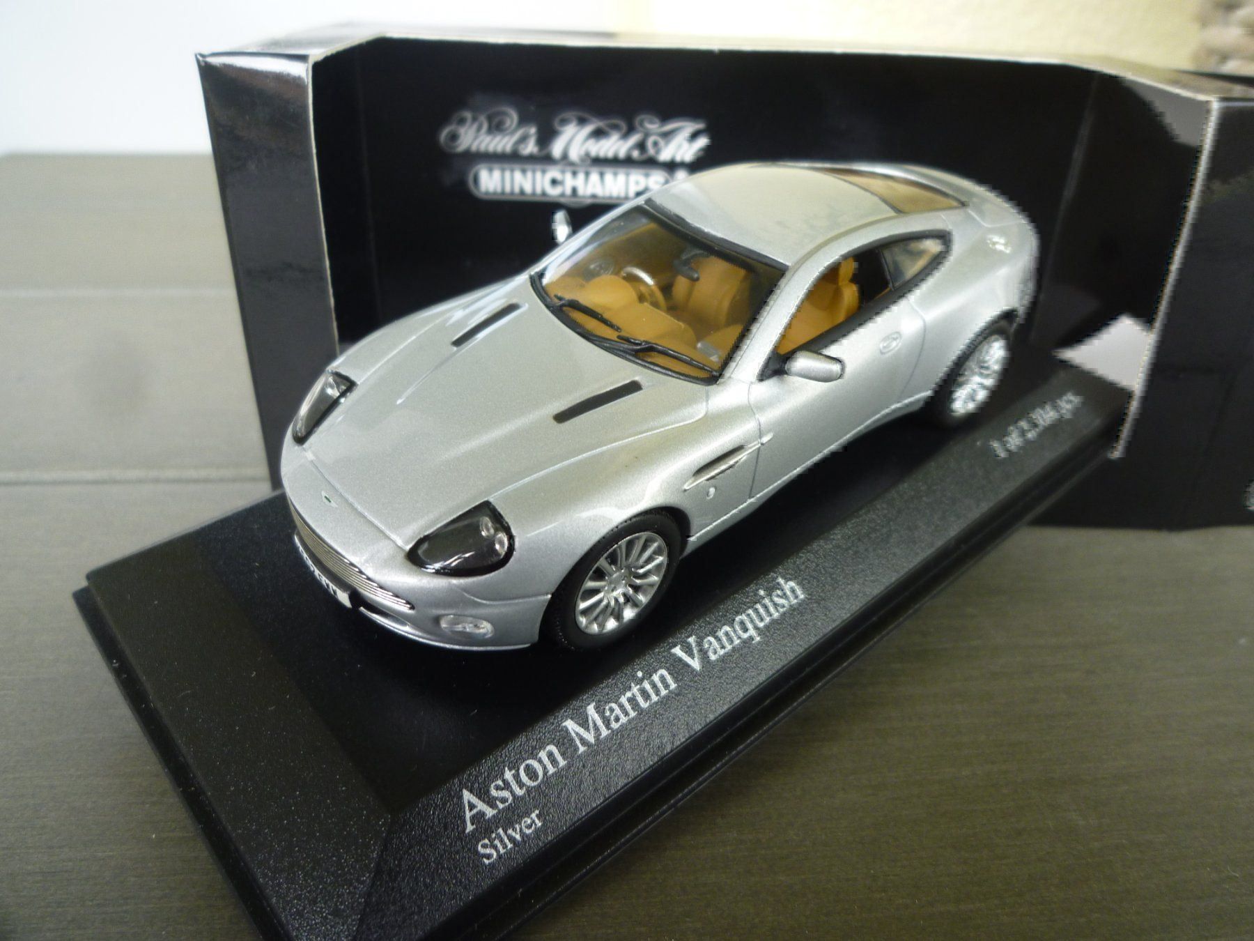 Minichamps Modellini d'auto: Aston Martin Vanquish (2002) – Nuovo e nell'imballaggio originale da Flawil venduto da Imperiosud 1