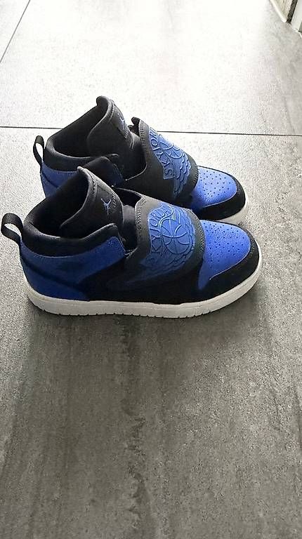 Scarpe per ragazzi: Air Jordan Kinder Sneakers Gr.35 – Usato da Pfäffikon ZH venduto da Ekgv 1