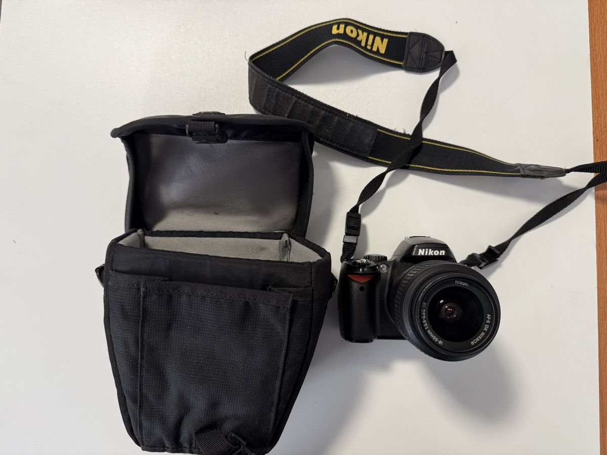 Nikon Fotocamera: Nikon D40x + Objectif 18-55mm VR + Housse Lowepro – Usato da Ardon venduto da Momovs99