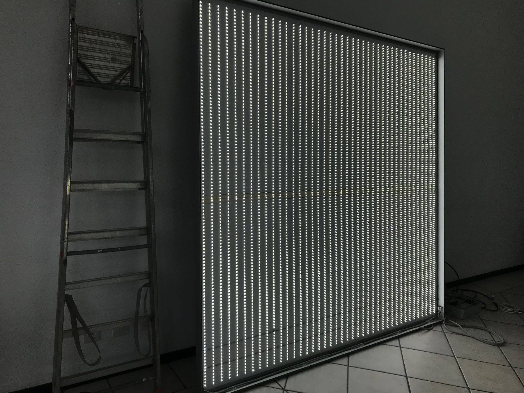 Insegne: Led shop – Usato da cadenazzo venduto da Duff10 1