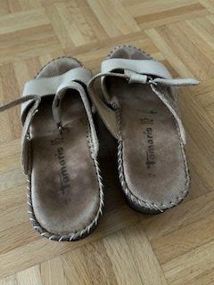 Tamaris Scarpe da donna: Schlüpfer "Tamaris" Gr. 40, Neu! – Nuovo (secondo la descrizione) da Walenstadt venduto da ricamul 2