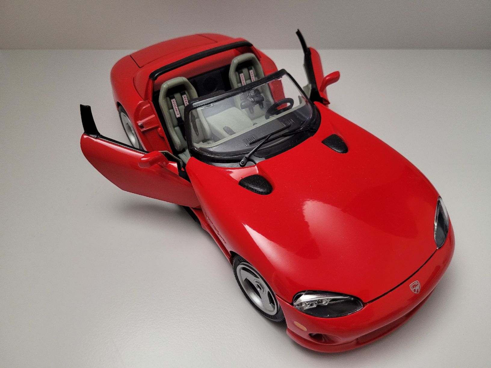 Dodge Modellautos: Dodge Viper (Bburago) 1/18 NEU – Neu (gemäss Beschreibung) aus Zumikon von tho_9zm8 3