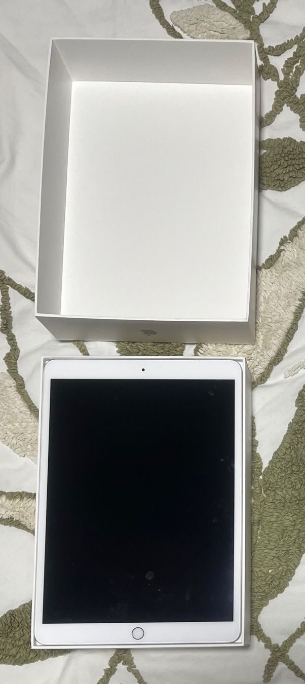 Apple Tablet PC: iPad Pro Wi-Fi 10.5" 2017 mit OVP – Usato da Dübendorf venduto da ser_bs9f 3
