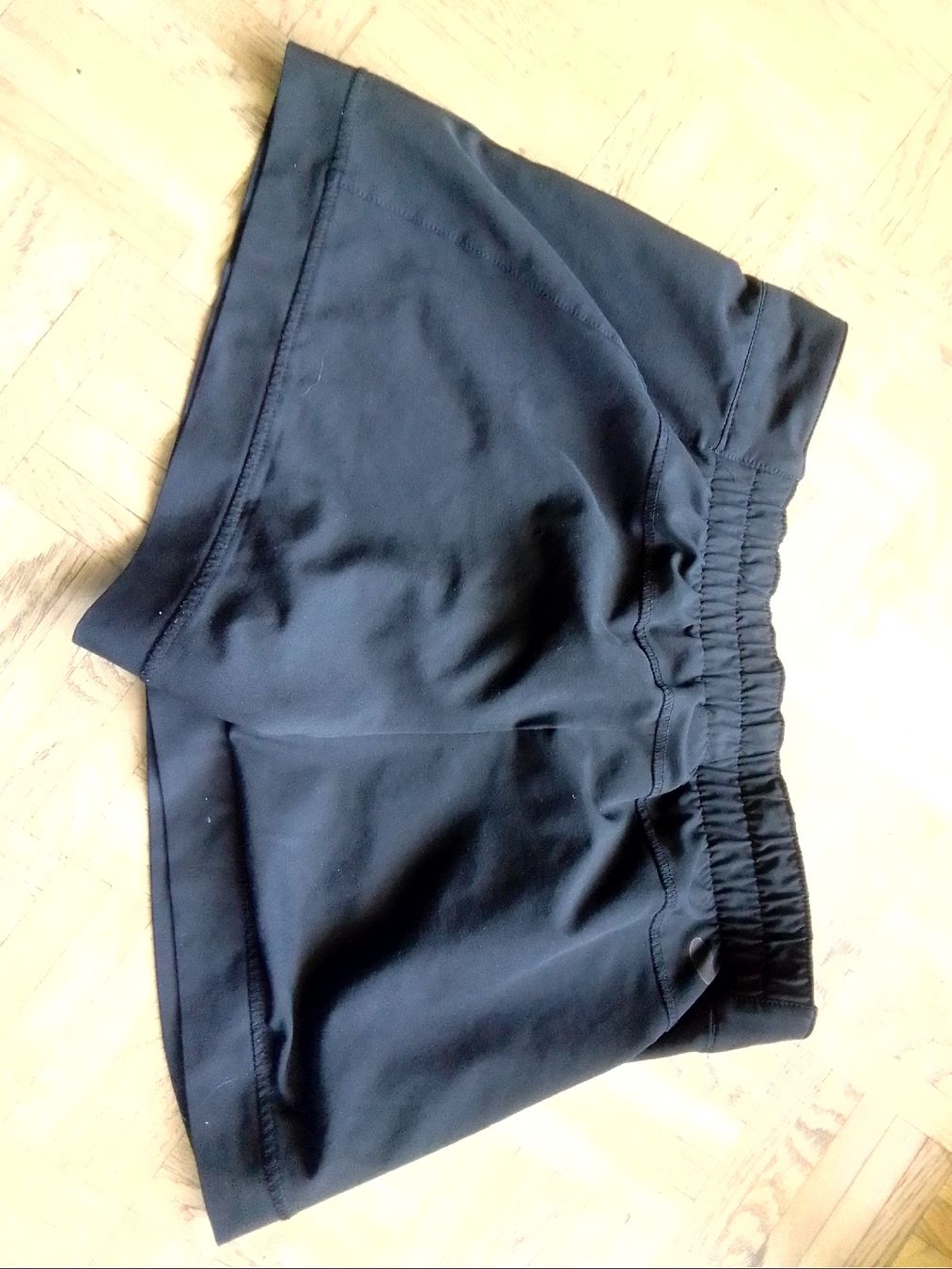 Lotti di vestiti: kurze Hose adidas in schwarz – Usato da Boudry venduto da sfofana 1
