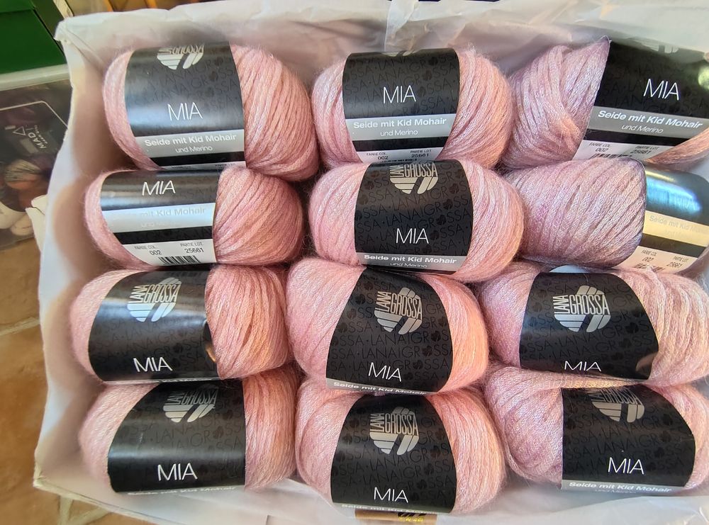 Lana Grossa Mia yarn. 12 skeins. Kid mohair, silk. Pink.49 (Neu (gemäss ...