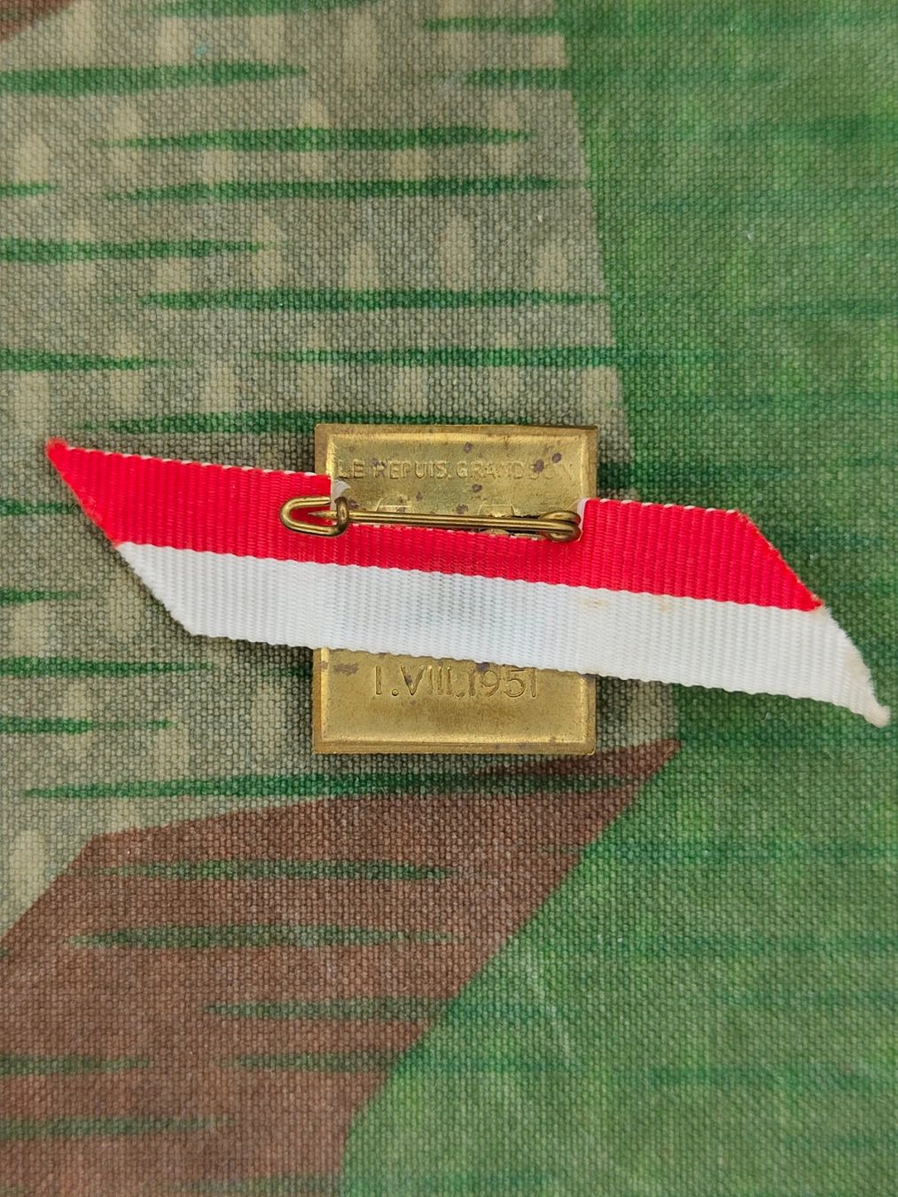 Schweizer Armee Uniformi: 1. August Abzeichen 1951 – Usato da Bauma venduto da SwissMilitaria 1