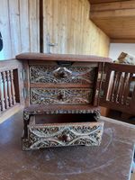 Deko-/Schmuckkästchen mit Schubladen aus Massivholz