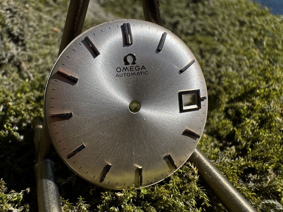 Omega Montres: Zifferblatt Omega Automatic Silberfarben  – D'occasion à Zollikofen par Comcast 2