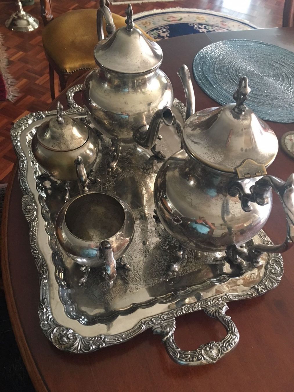 Set di piatti: Tee- Kaffeeservice auf Serviertablett ! – Usato da Brügg BE venduto da rutschimedizin 5